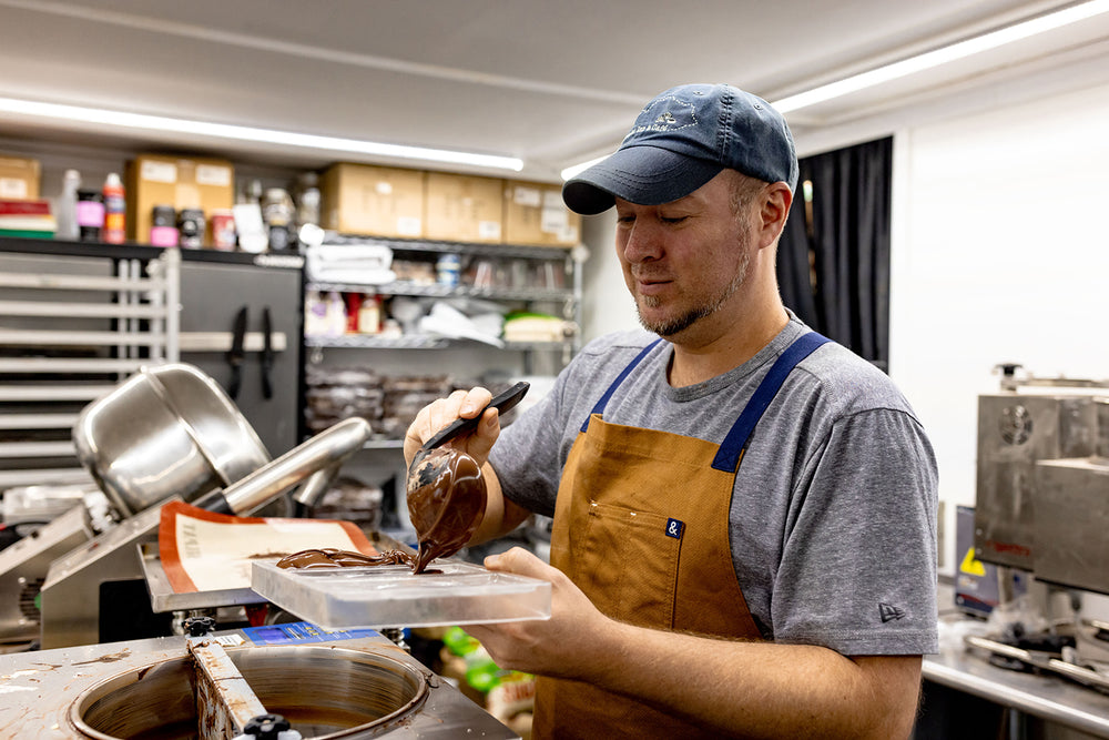 Bean to Bar Chocolate Maker: Chocolat Chocolate