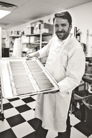 Bean to Bar Chocolate Maker: Nova Chocolate & Tuanis Chocolate